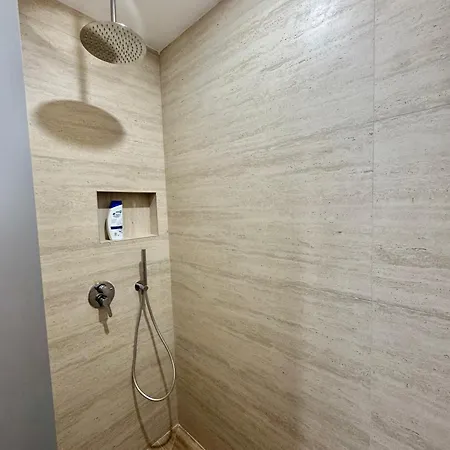 Lois Апартаменты *