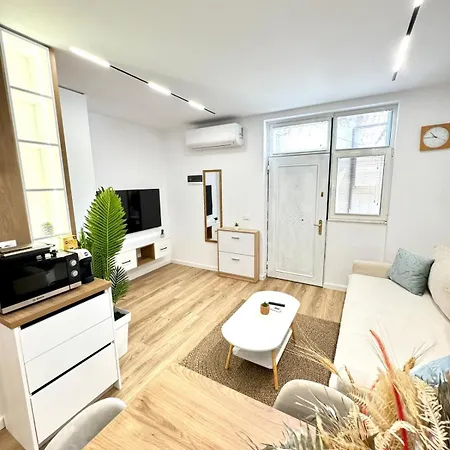 Lois Апартаменты